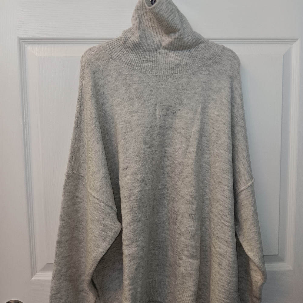 Vince Camuto Women's Turtleneck Sweather-Silver Heather New - Picture 2 of 5